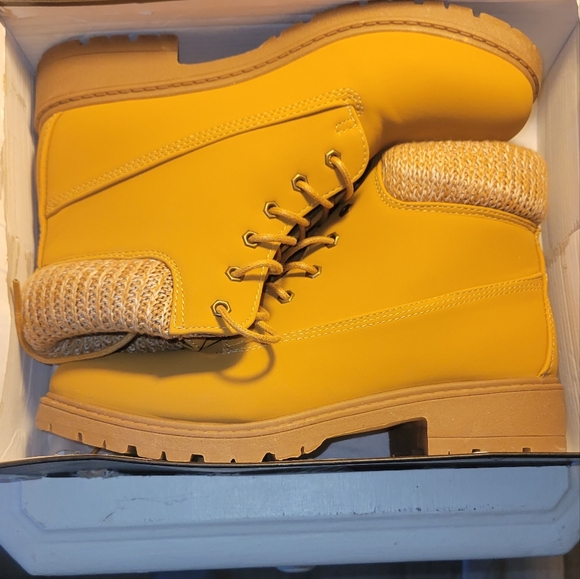 Boots - Picture 2 of 5